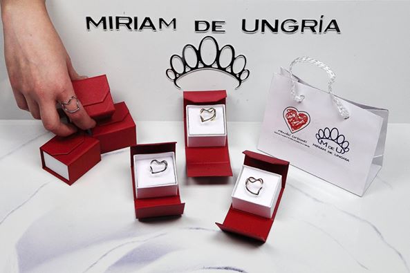 Miriam de Ungría diseña en exclusiva un anillo para la Fundación «Menudos Corazones»