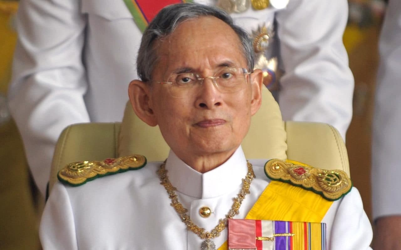 Murió el rey Bhumibol Adulyadej, decano de los monarcas a nivel mundial ha muerto a los 88 años