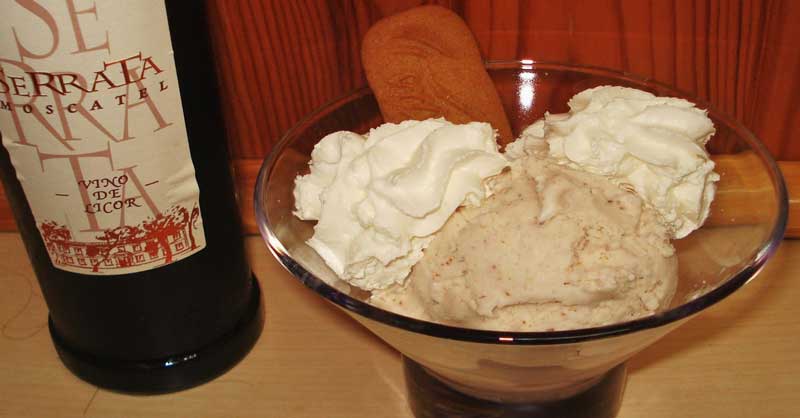 Helado de vino Moscatel, sencillo,con sabores muy especiales, extremadamente chic.