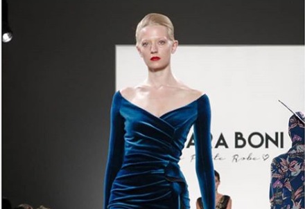 Aires vintage de Chiara Boni La Petite Robe en la New York Fashion Week