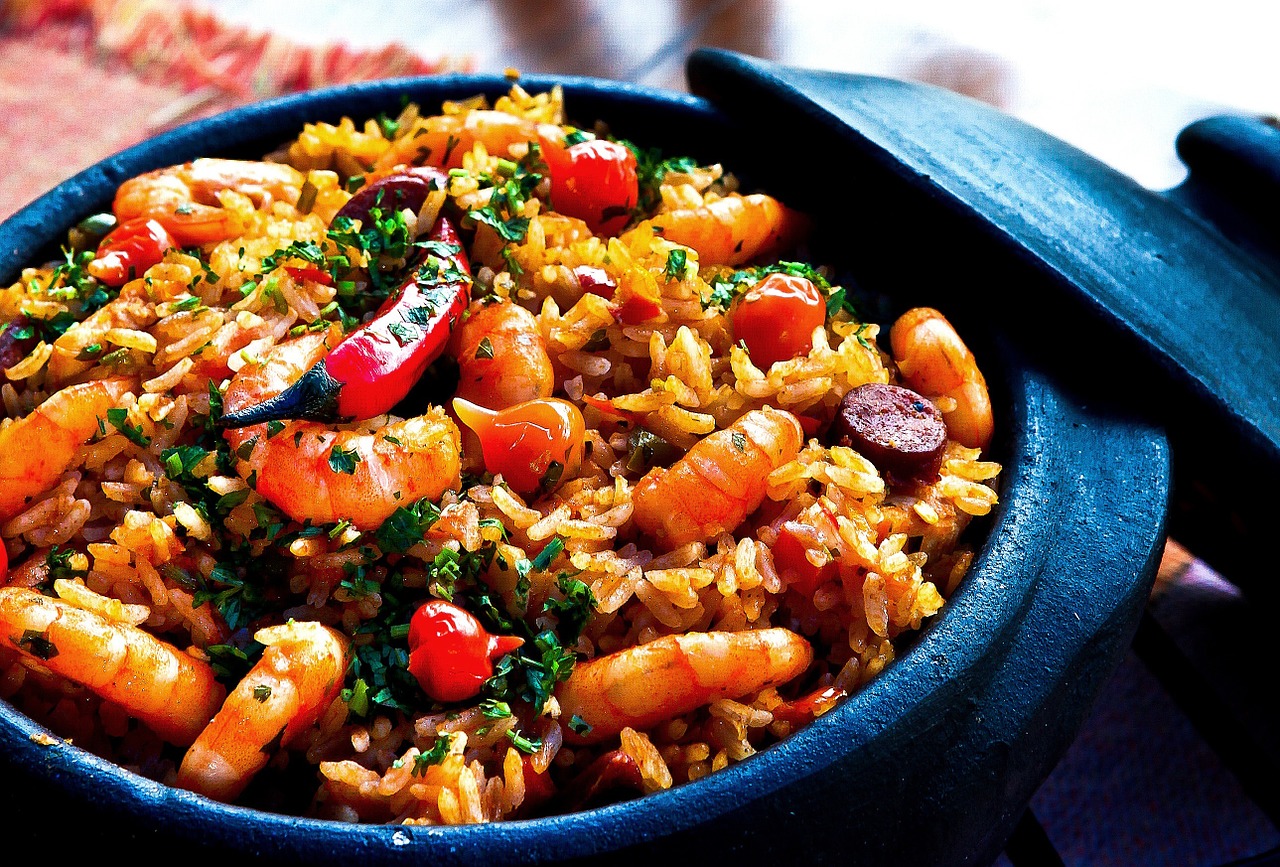 Arroz con langostinos y chorizo