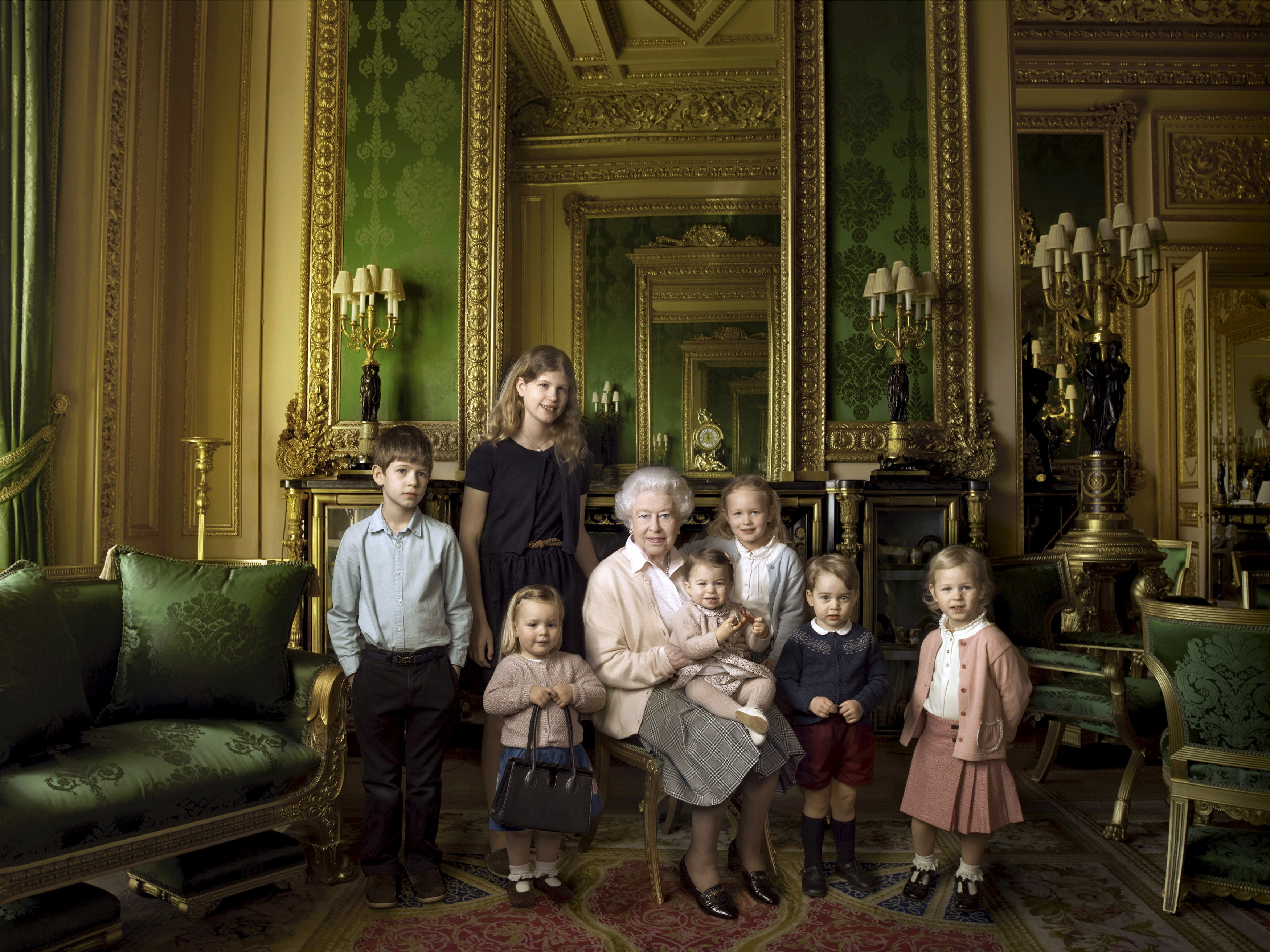 La tierna foto de la reina Isabell II, por su 90 cuempleaños