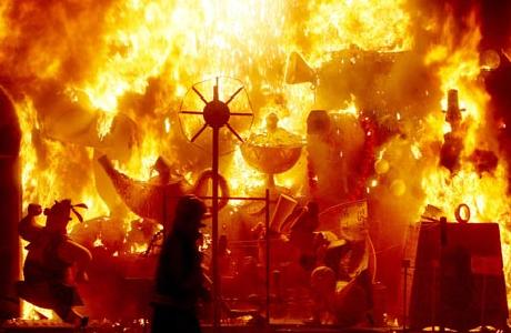 Valencia celebró sus típicas fallas ¿De qué trata esta tradición?