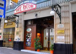 El Café Tortoni de Buenos Aires, lo chic se toma con chocolate y churros..