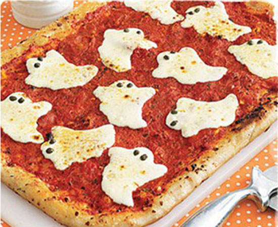 Pizza de fantasmas y arañas, perfecta para Halloween