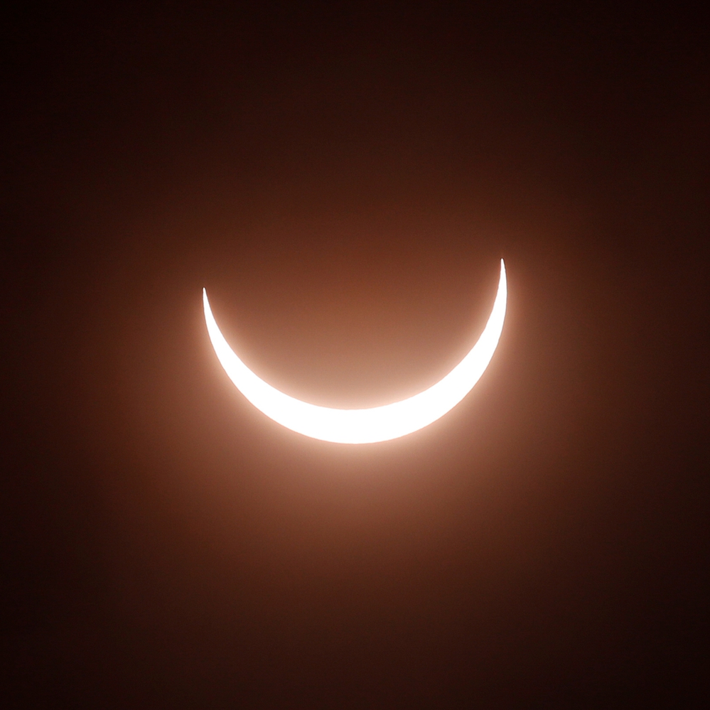 El hermoso eclipse con su círculo de fuego